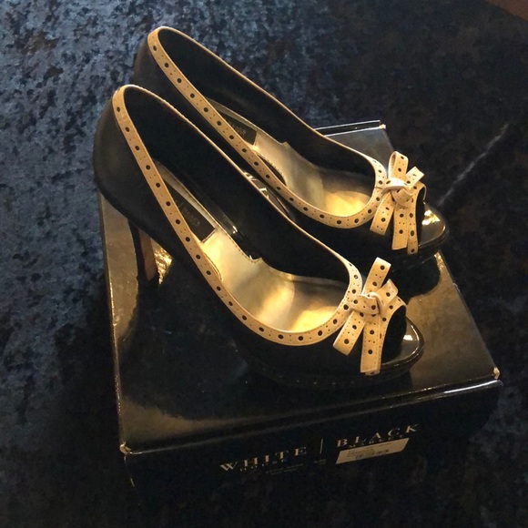 White House Black Market High Heels - Picture 3 of 5